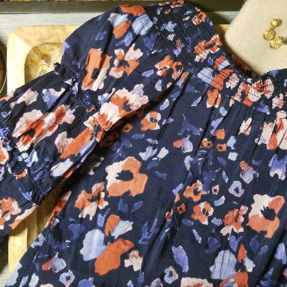 [SOLD] William Rast | Off-the-Shoulder Navy Blouse - Picture 2 of 4